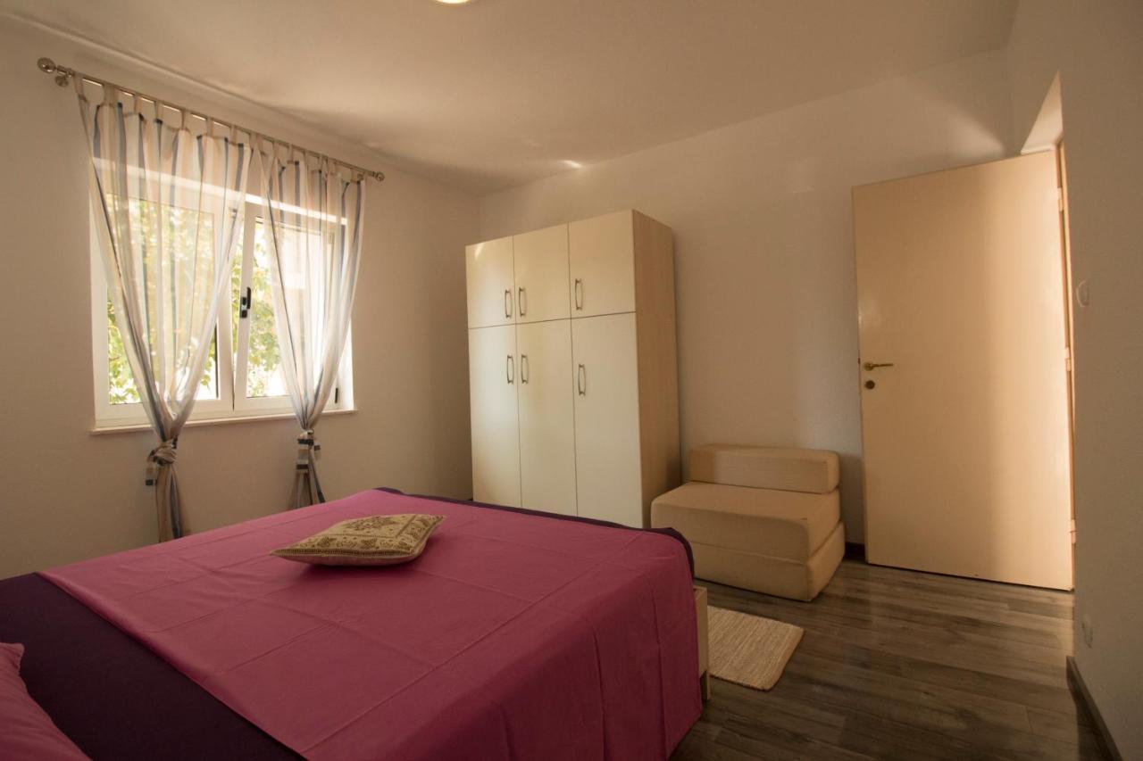 Apartmani Ana Juricev Vodice ヴォディツェ エクステリア 写真