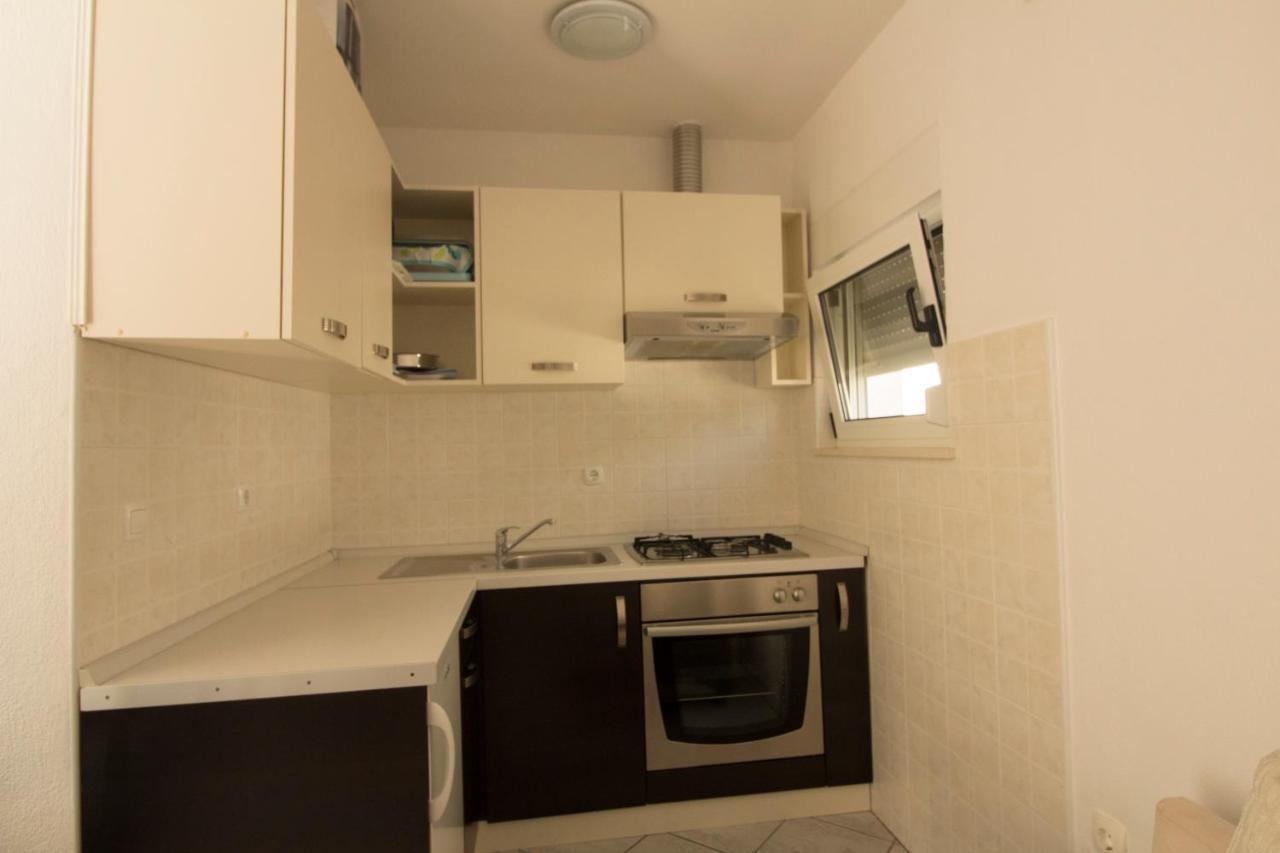 Apartmani Ana Juricev Vodice ヴォディツェ エクステリア 写真