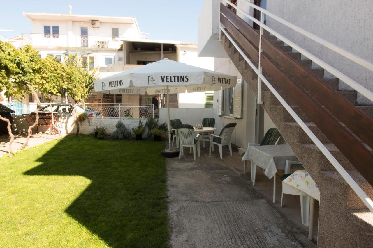 Apartmani Ana Juricev Vodice ヴォディツェ エクステリア 写真