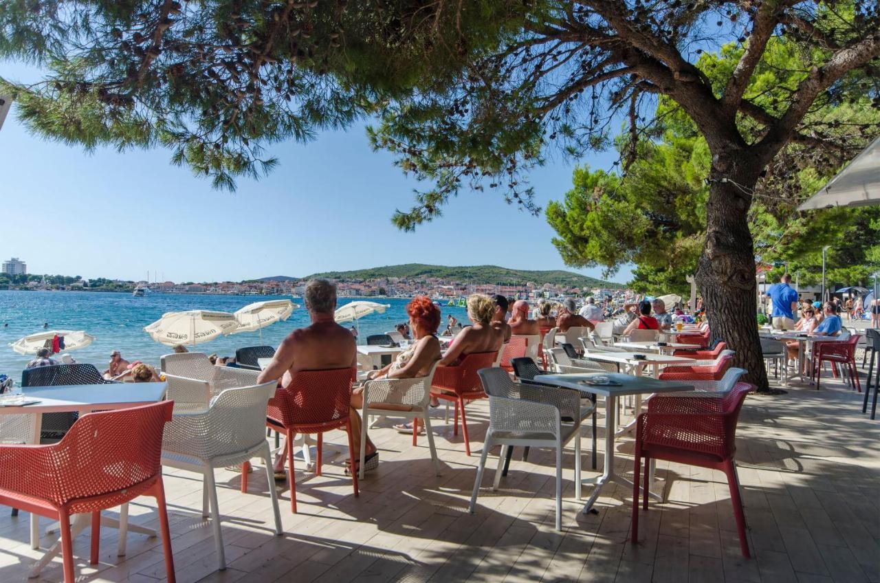 Apartmani Ana Juricev Vodice ヴォディツェ エクステリア 写真