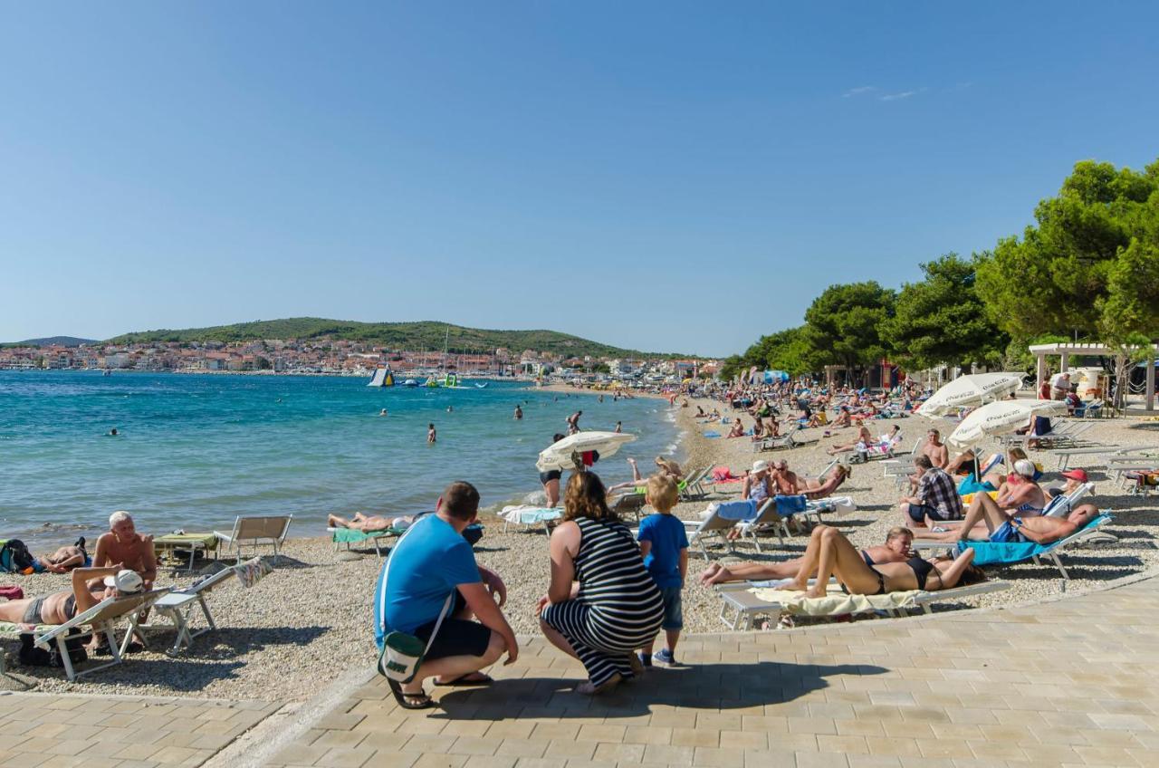 Apartmani Ana Juricev Vodice ヴォディツェ エクステリア 写真