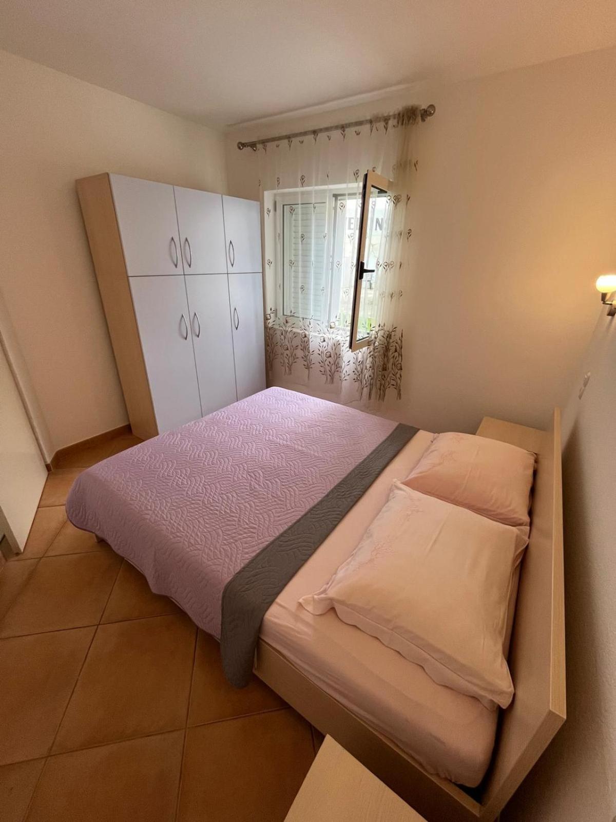 Apartmani Ana Juricev Vodice ヴォディツェ エクステリア 写真