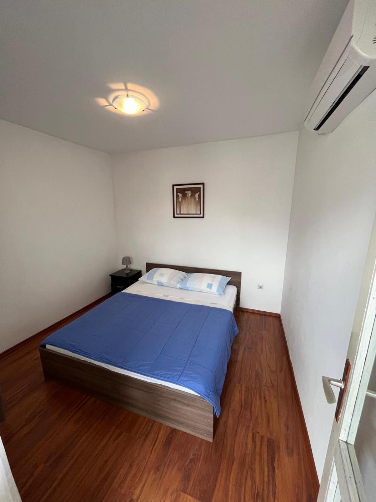 Apartmani Ana Juricev Vodice ヴォディツェ エクステリア 写真