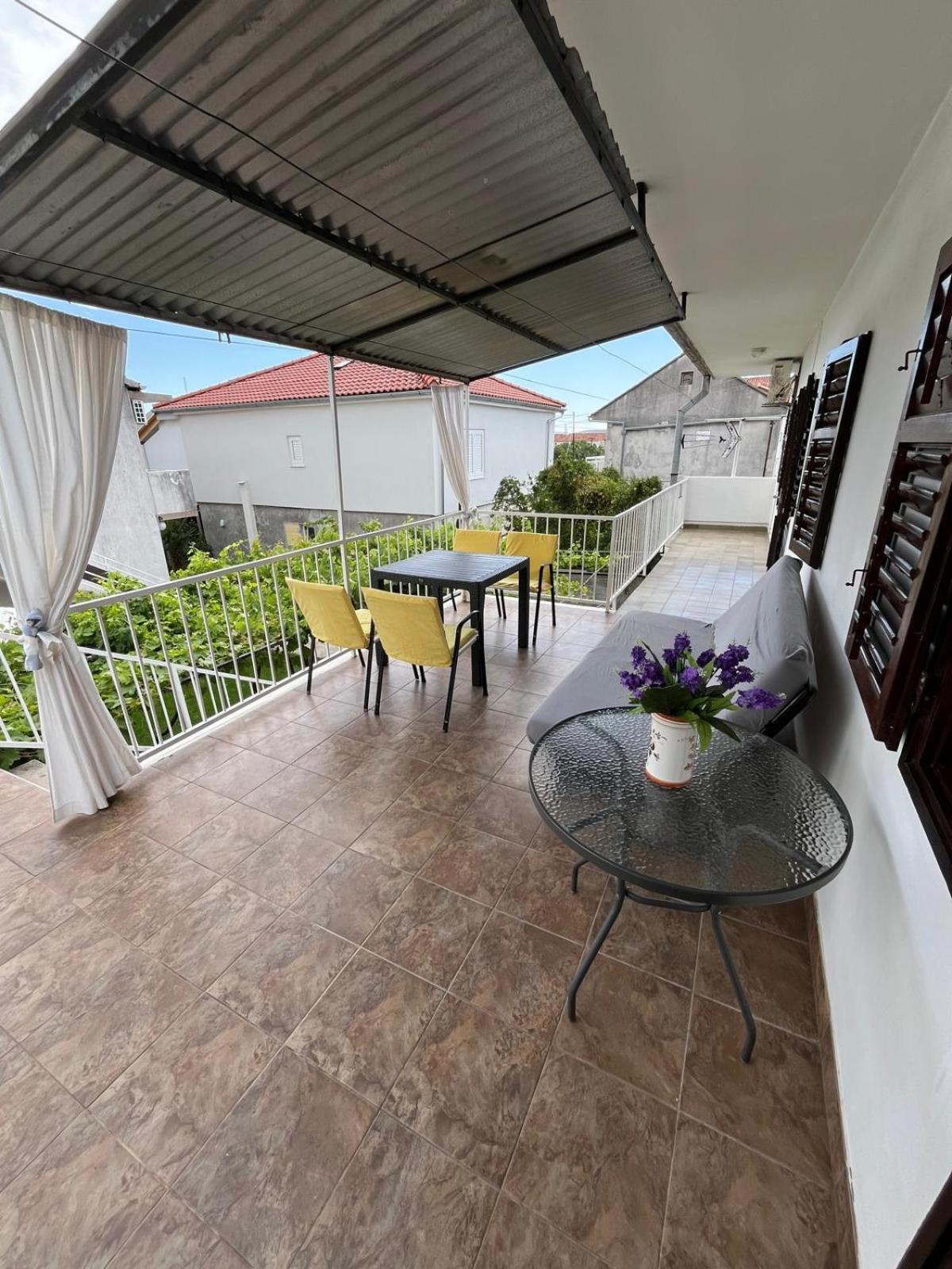 Apartmani Ana Juricev Vodice ヴォディツェ エクステリア 写真