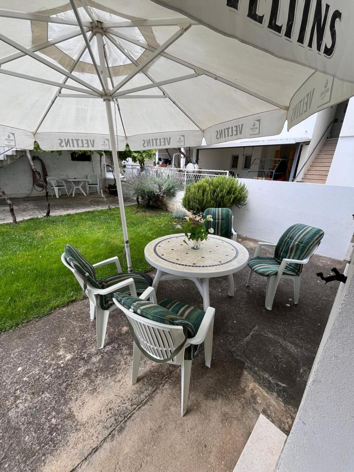 Apartmani Ana Juricev Vodice ヴォディツェ エクステリア 写真
